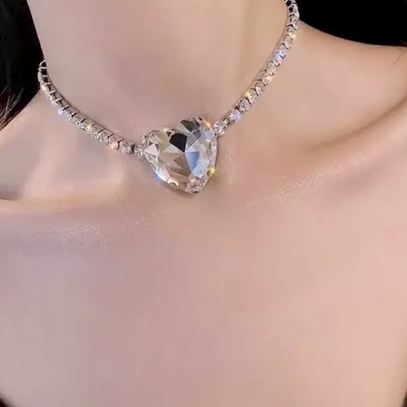 Diamond Crystal Heart Choker - Picture 2 of 2